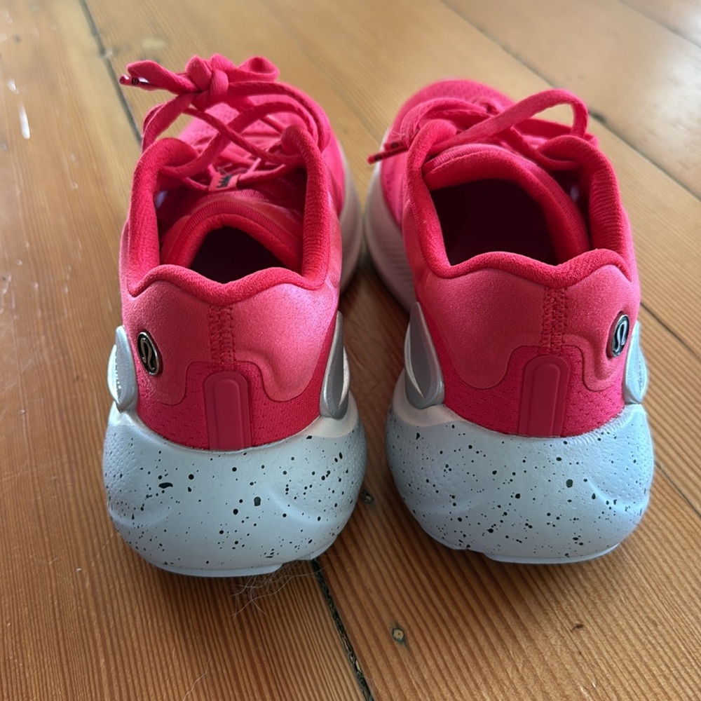 Lululemon Beyondfeel Runners Red Glow Women’s Size 7 - Picture 3 of 5